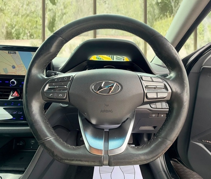 Hyundai Ioniq First Edition Hev S-a White #8