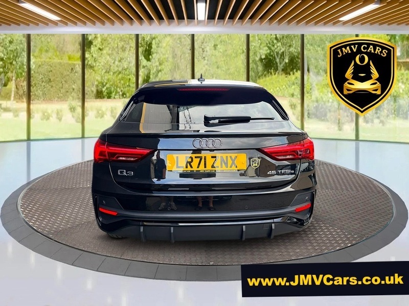 Audi Q3 Sportback Tfsi E S Black #4