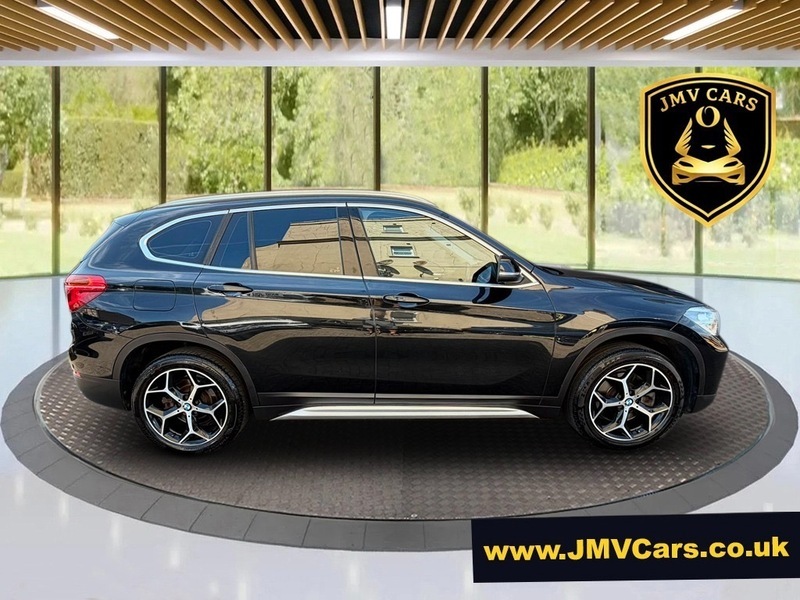 BMW X1 Sdrive20i Xline Black #2