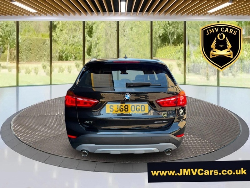 BMW X1 Sdrive20i Xline Black #4