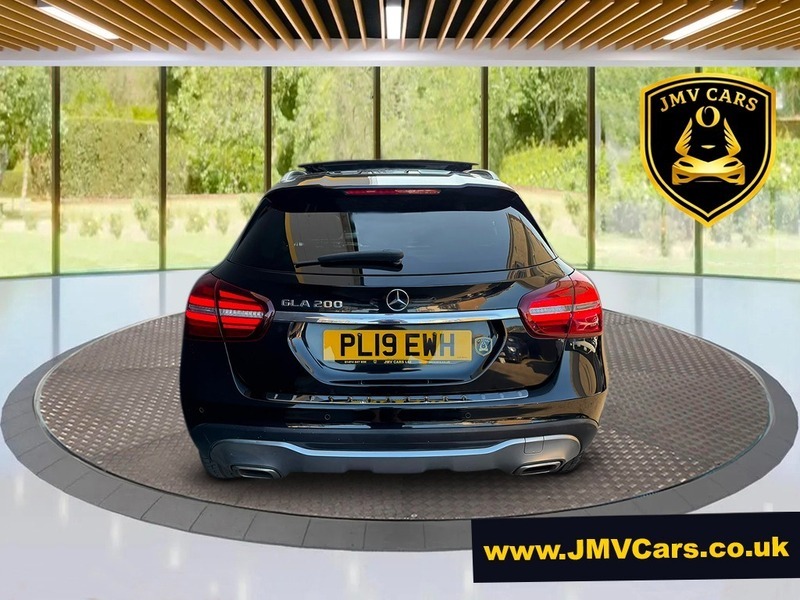 Mercedes-Benz GLA Class Gla 200 Sport Premium Black #4