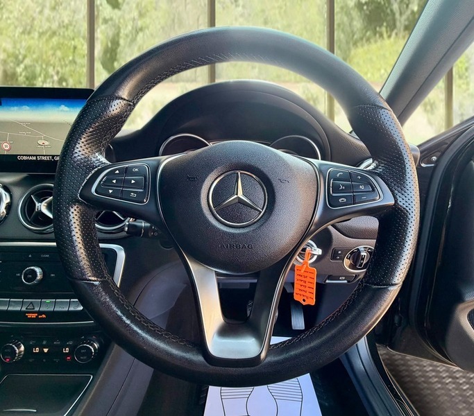 Mercedes-Benz GLA Class Gla 200 Sport Premium Plus Red #11