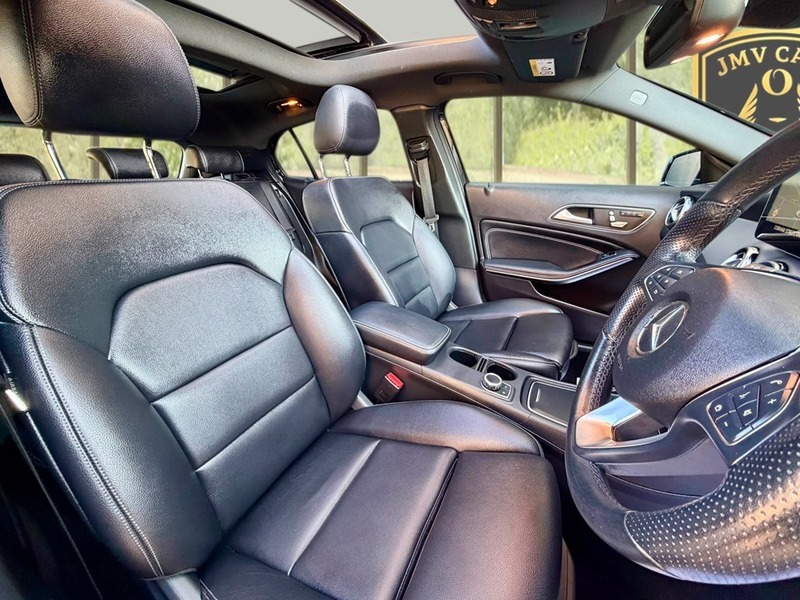 Mercedes-Benz GLA Class Gla 200 Sport Premium Plus Red #10