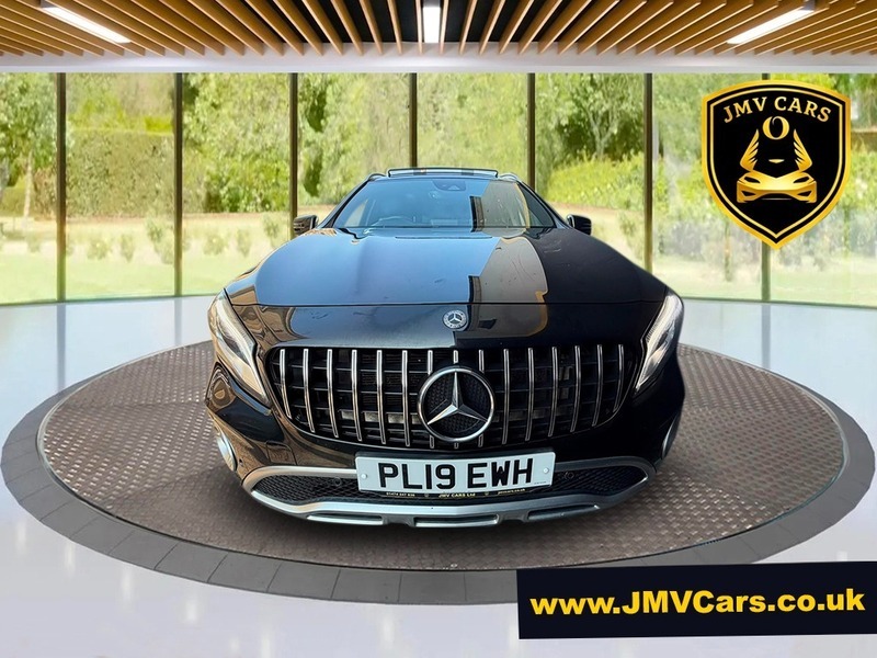 Mercedes-Benz GLA Class Gla 200 Sport Premium Black #3