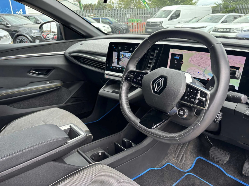 Renault Megane E-Tech 1.6 E-tech Phev 160 Iconic SH73HGE Blue #3