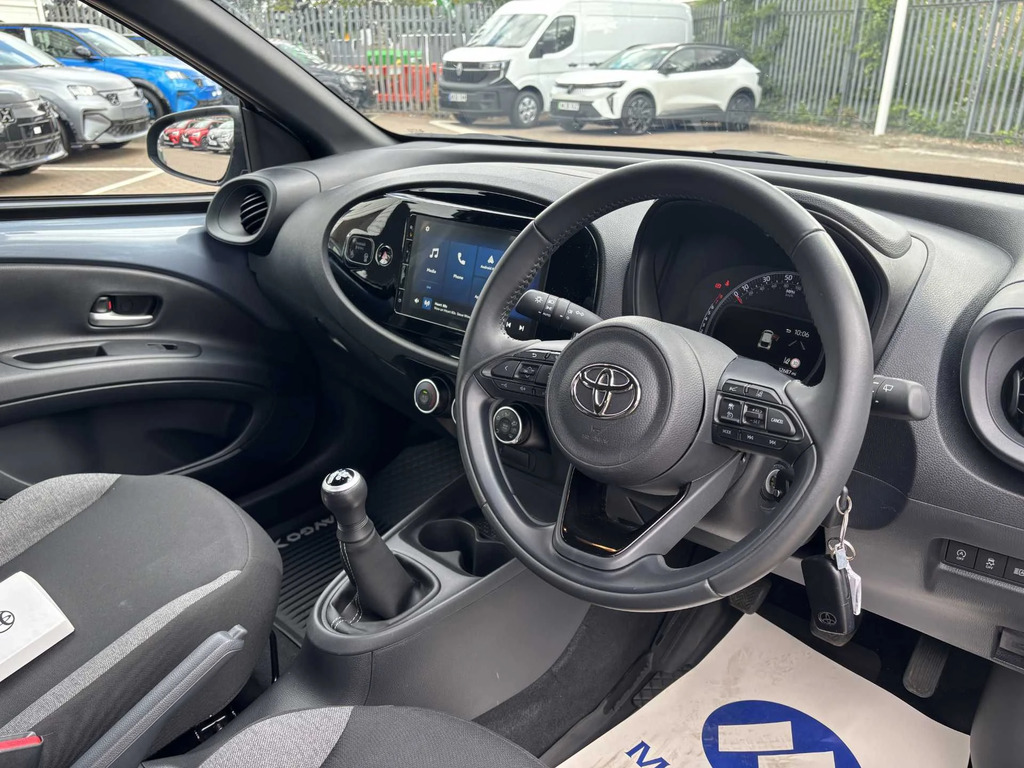 Toyota Aygo 1.0 Vvt-i Edge Red #4