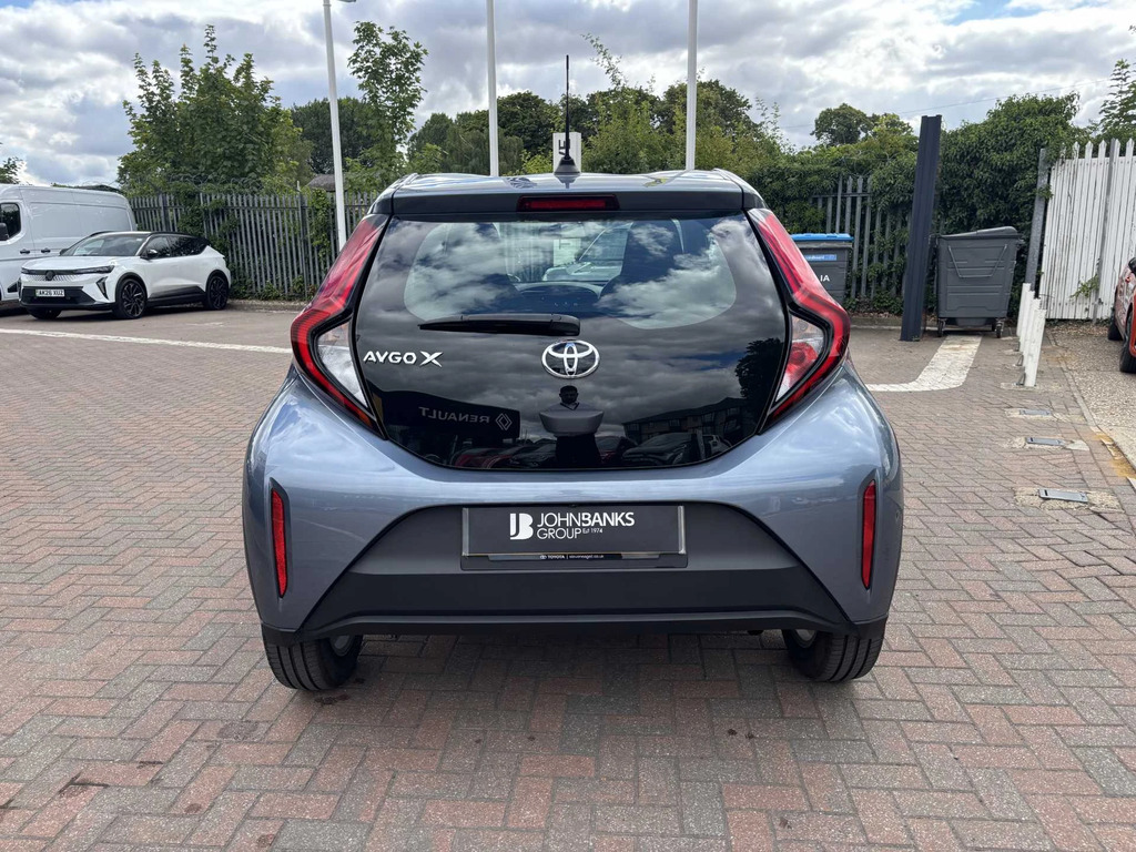 Toyota Aygo 1.0 Vvt-i Edge Red #3