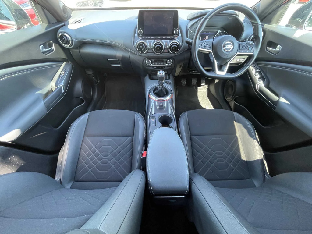 Nissan Juke 1.0 Dig-t Tekna Red #4