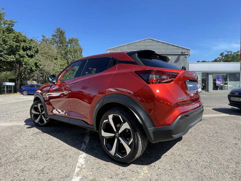 Nissan Juke 1.0 Dig-t Tekna Red #3