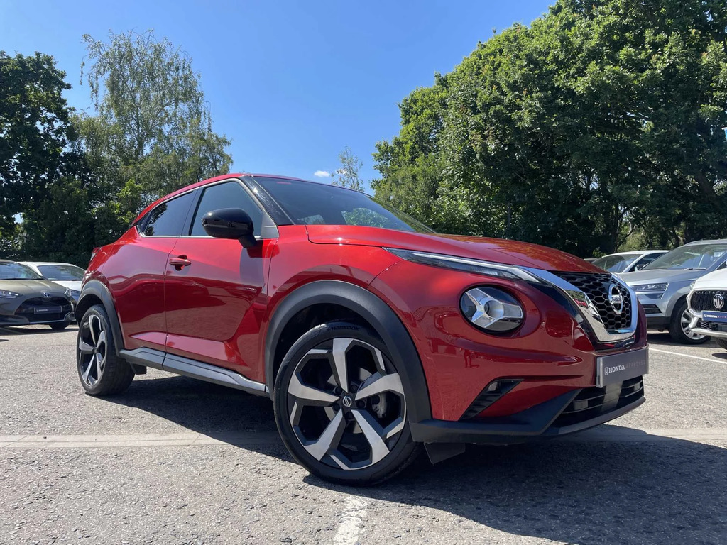 Nissan Juke 1.0 Dig-t Tekna Red