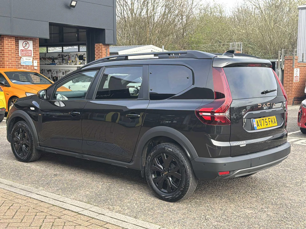 Dacia Jogger 1.6 Hev Extreme Black #3