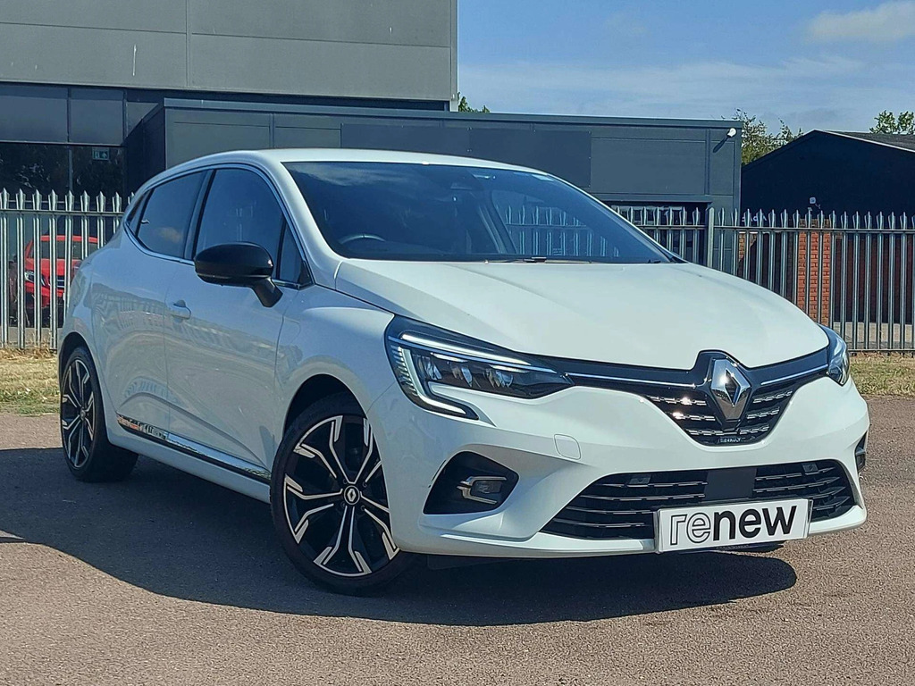Renault Clio Techno E-tech Hev White