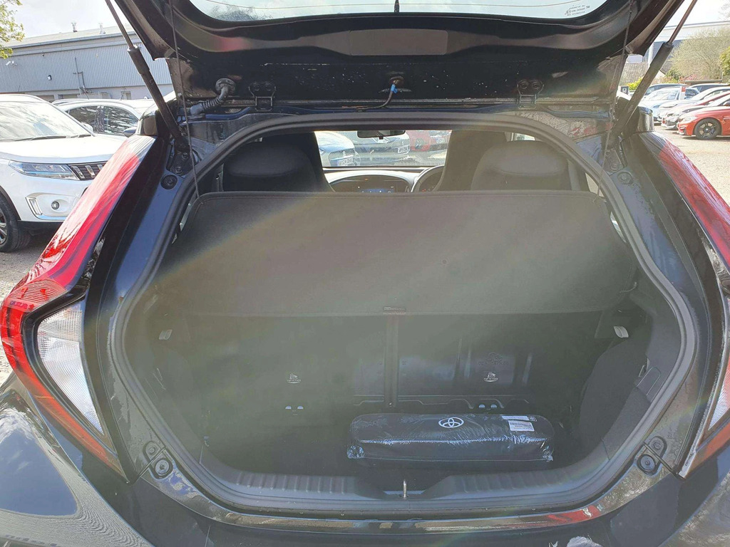 Toyota Aygo X X Edge Vvt-i White #5