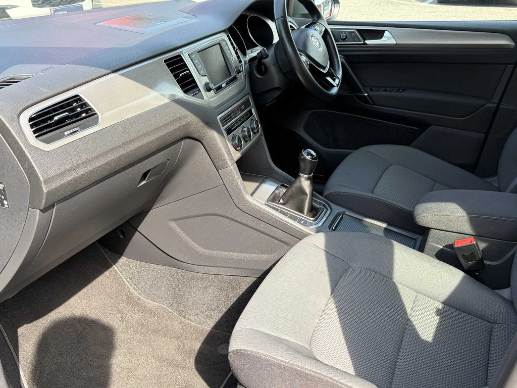 Volkswagen Golf SV Sv Se Tsi Silver #2