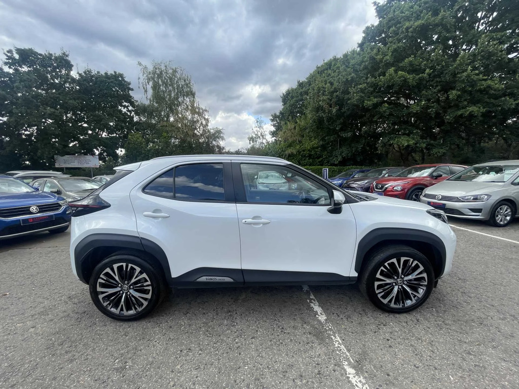Toyota Yaris Cross Cross Excel Hev AV22XDB White #5