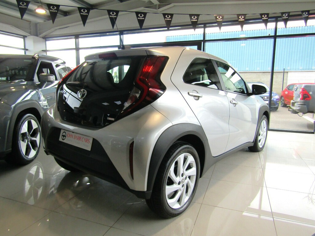 Toyota Aygo X 1.0 Vvt-i Pure Silver #4