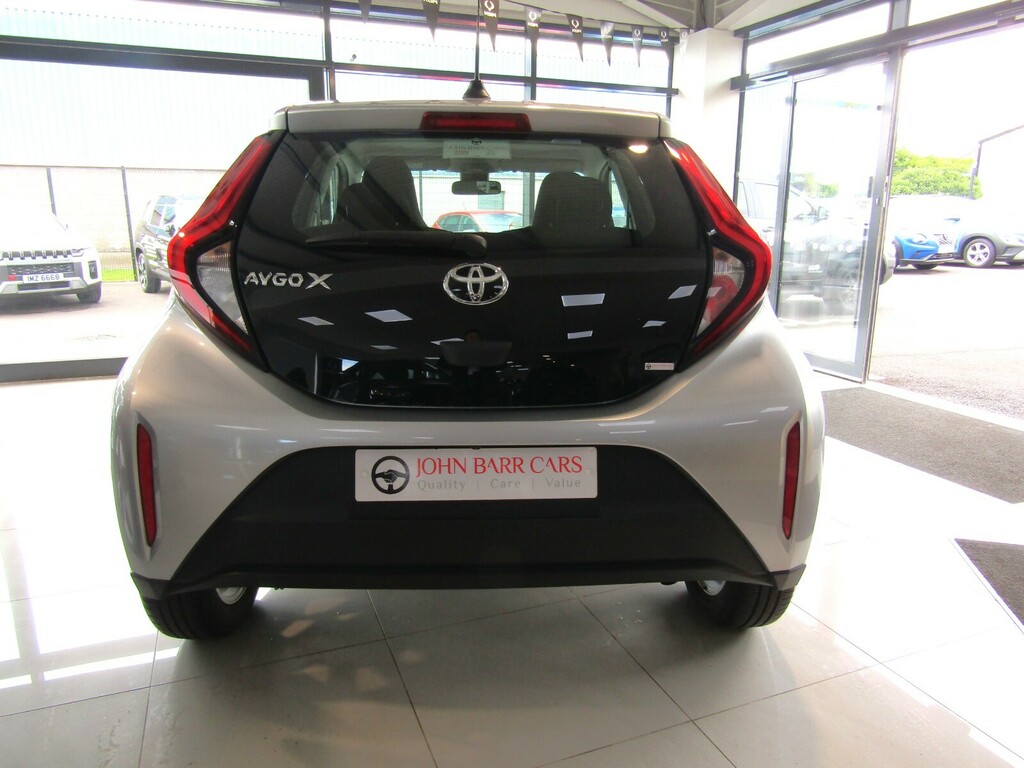 Toyota Aygo X 1.0 Vvt-i Pure Silver #3