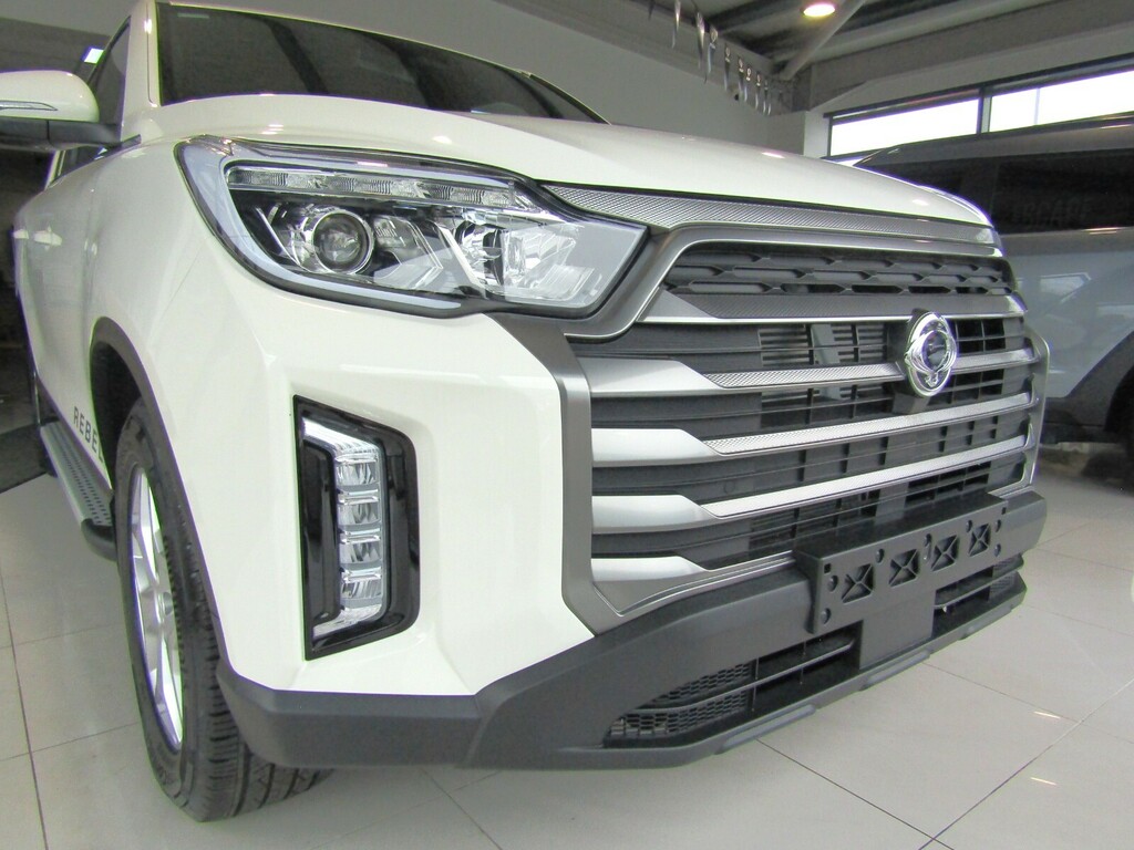 SsangYong Musso 2.2 Double Cab Pick Up Rebel White #5