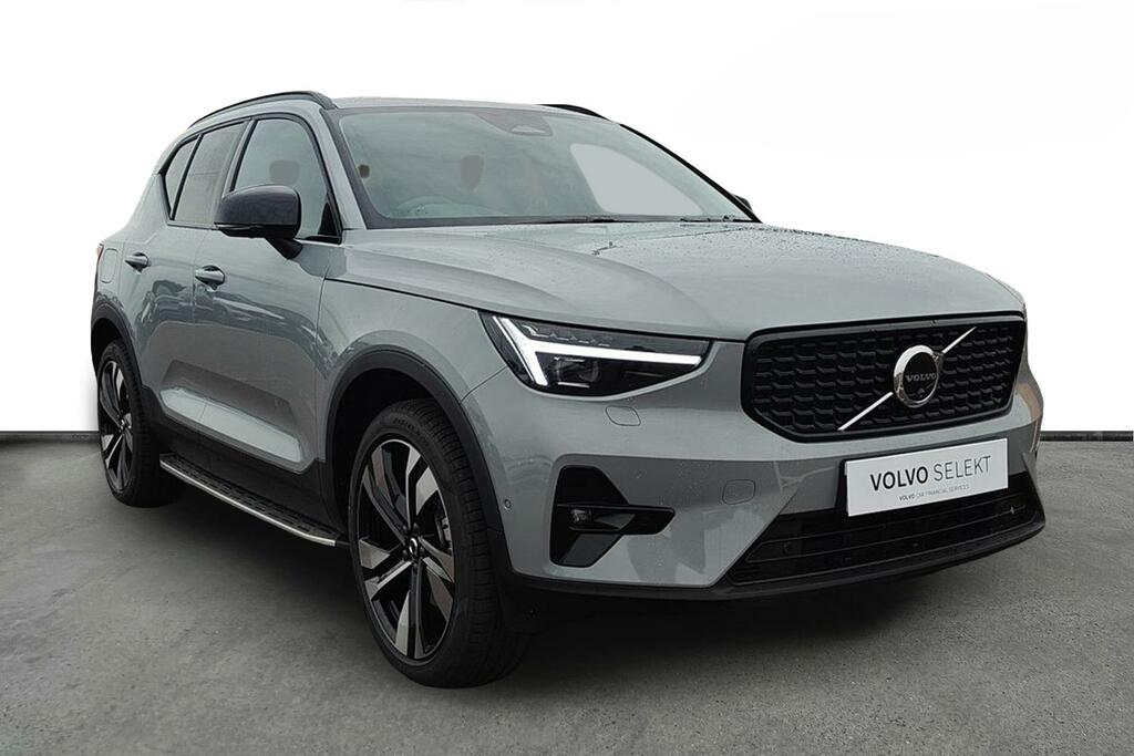 Volvo XC40 2.0 B3p Ultra Dark Grey