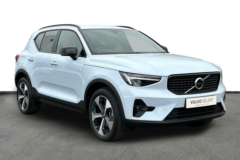 Volvo XC40 2.0 B4p Plus Dark Blue