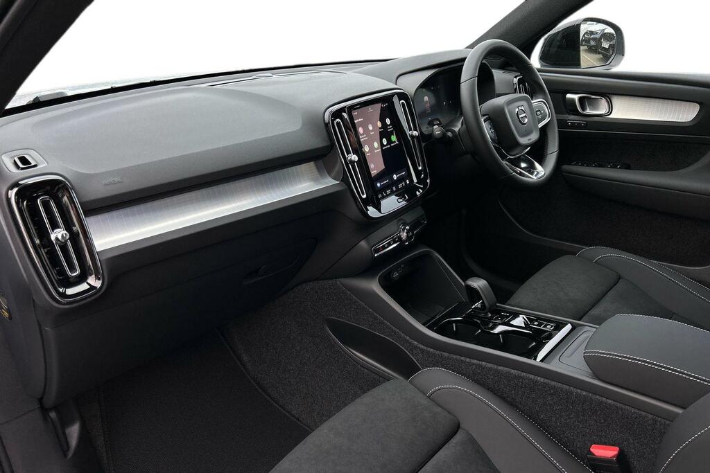 Volvo XC40 2.0 B4p Plus Dark ST75AVN Blue #2