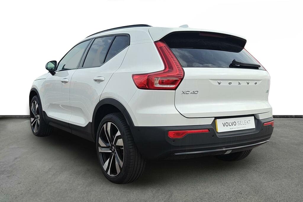 Volvo XC40 2.0 B3p Ultra Dark SV75XTM White #3