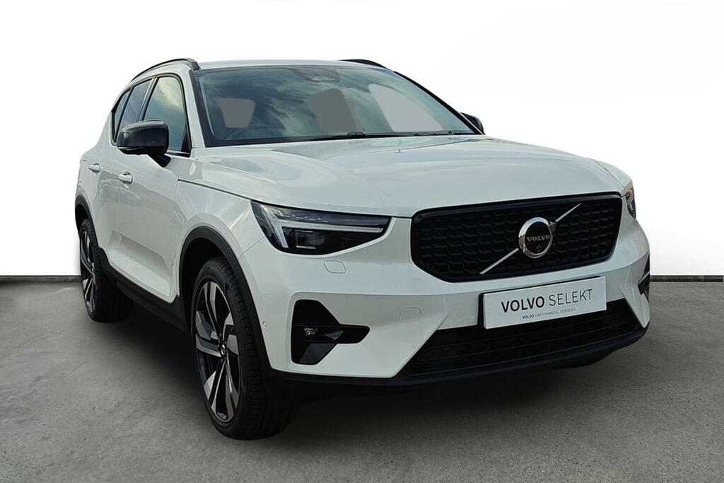Volvo XC40 2.0 B3p Ultra Dark White