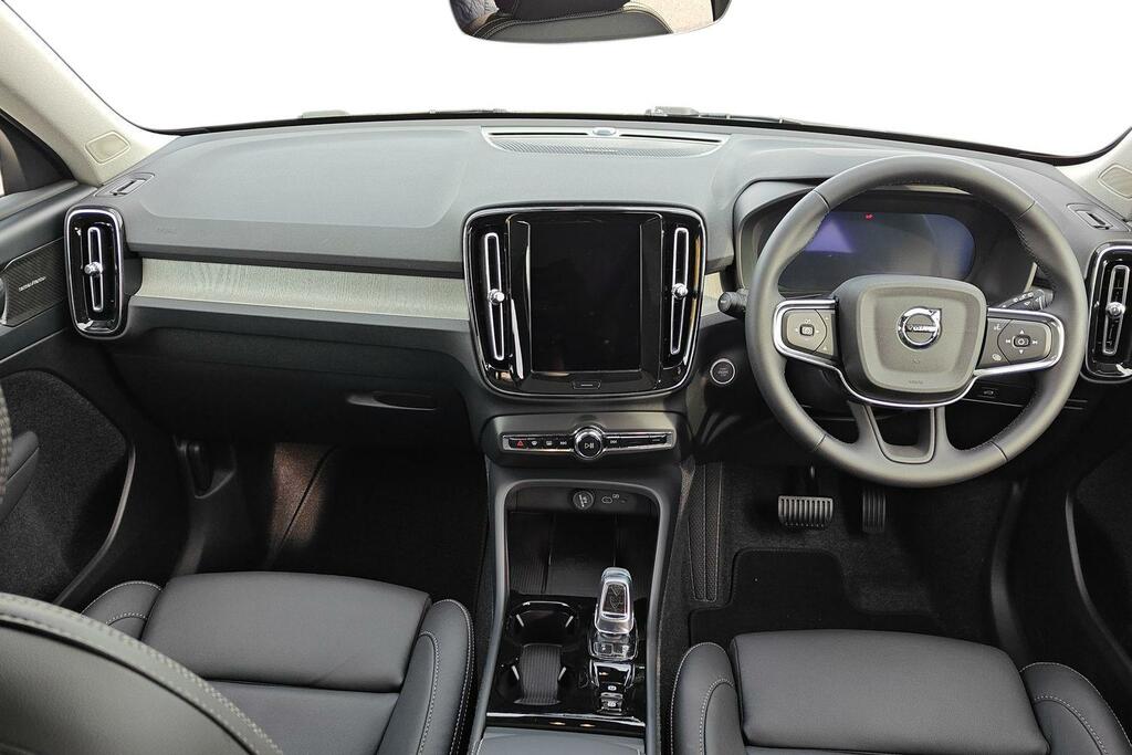 Volvo XC40 2.0 B3p Ultra Dark SV75XTM White #6