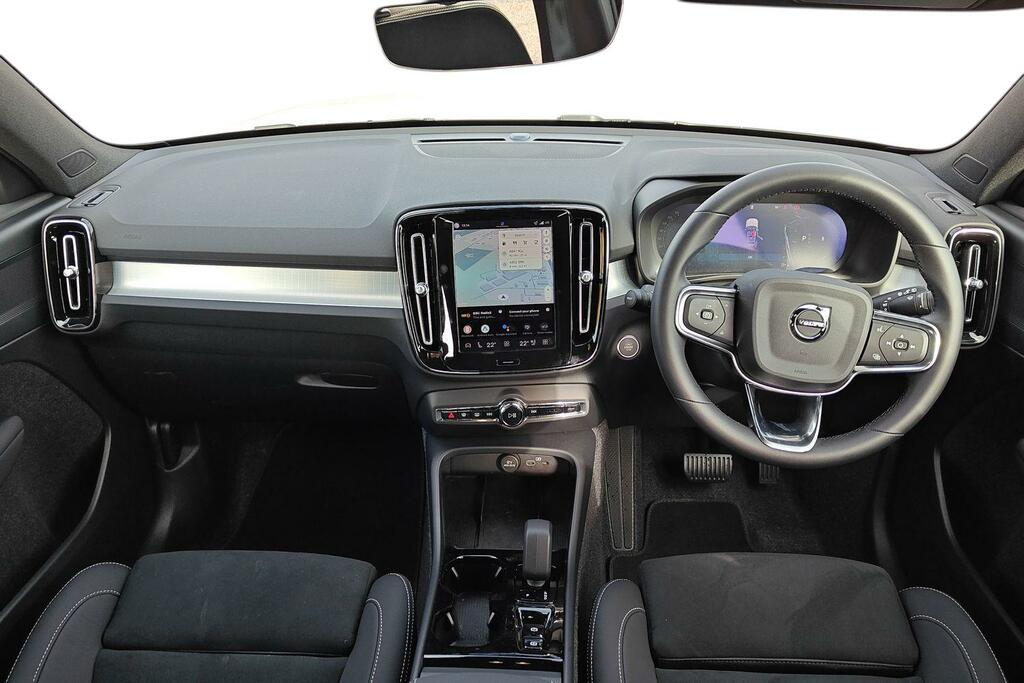 Volvo XC40 2.0 B3p Plus Dark SV75UJR White #6