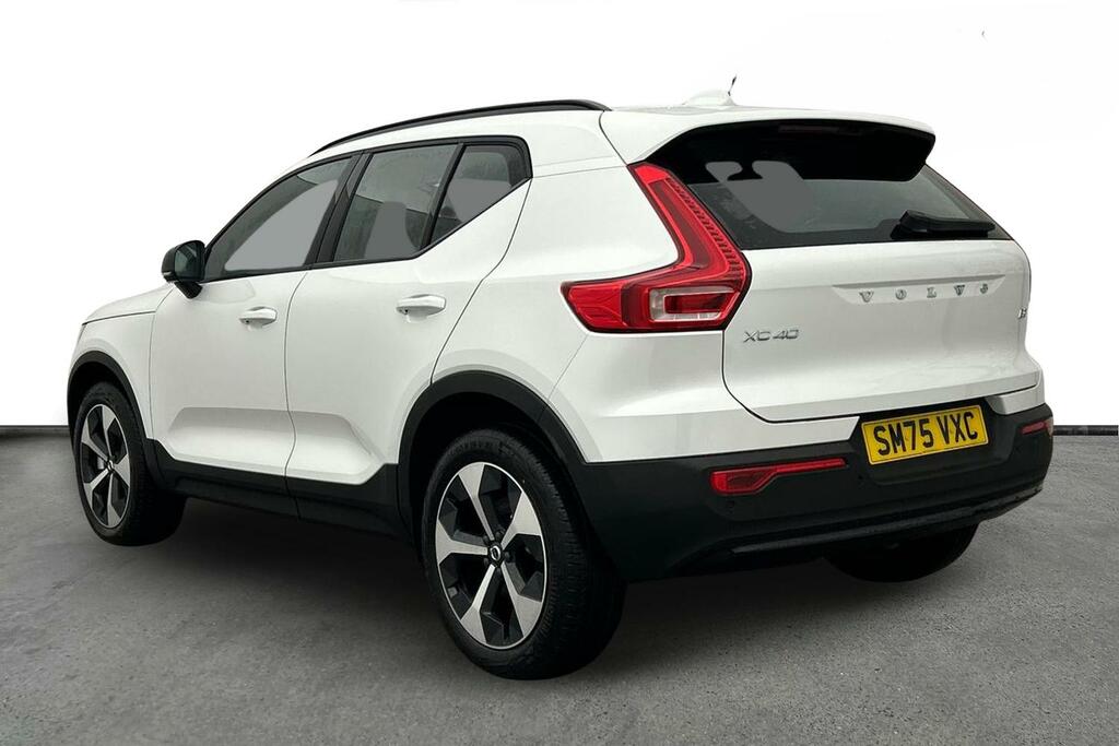 Volvo XC40 2.0 B3p Plus Dark SM75VXC White #3
