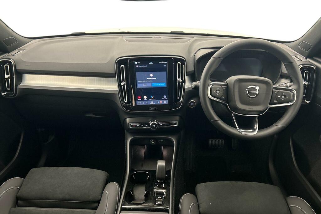 Volvo XC40 2.0 B3p Plus Dark SM75OWJ White #6
