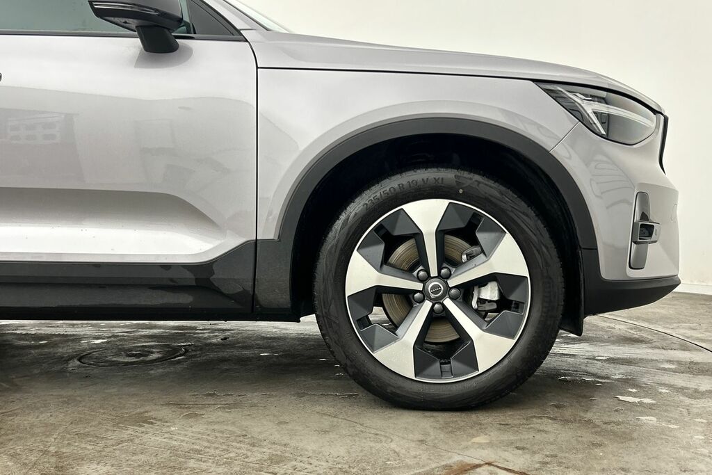 Volvo XC40 2.0 B3p Plus Dark SM75VXL Silver #5