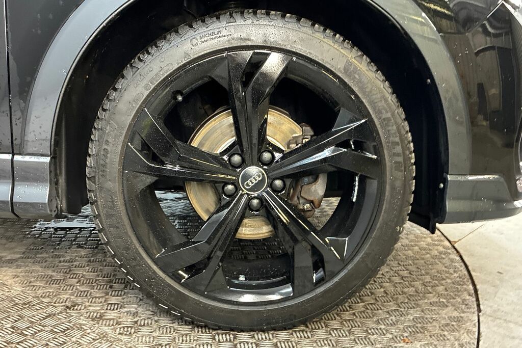 Audi Q3 35 Tfsi Edition 1 SV20VUC Black #5