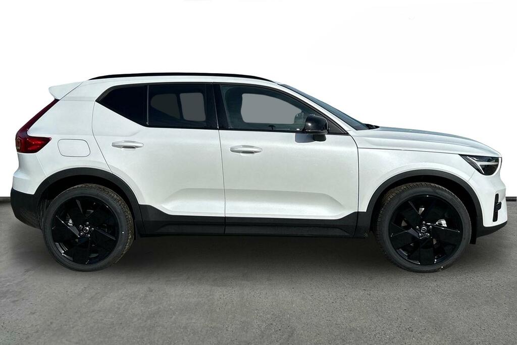 Volvo XC40 2.0 B3p Plus Black Edition SP26ZXO White #4