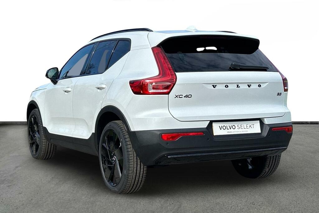 Volvo XC40 2.0 B3p Plus Black Edition SP26ZXO White #3