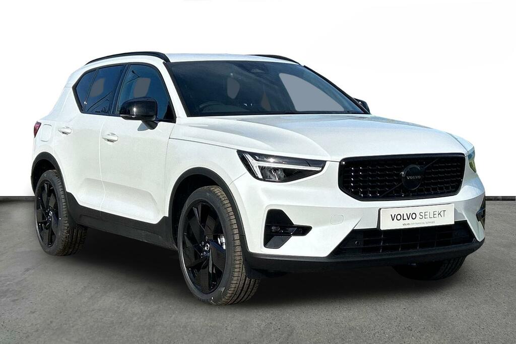 Volvo XC40 2.0 B3p Plus Black Edition White