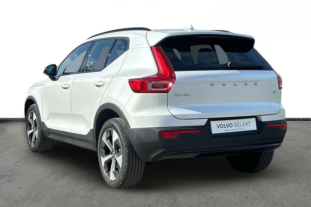 Volvo XC40 2.0 B4p Plus Dark SP26ZYB White #3