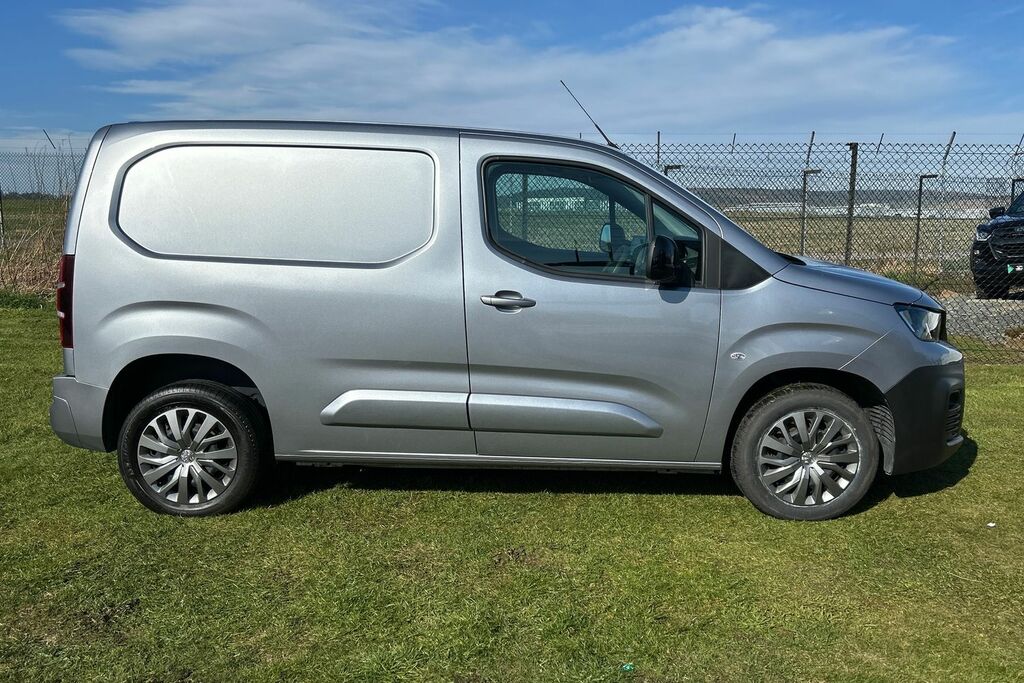 Peugeot Partner 1000 1.5 Bluehdi 100 Asphalt Premium Van KF23NKP Grey #4