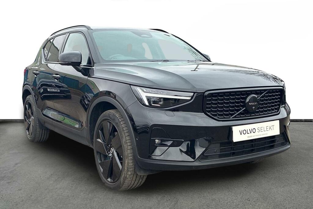 Volvo XC40 2.0 B3p Ultra Black Edition SP75YYM Black