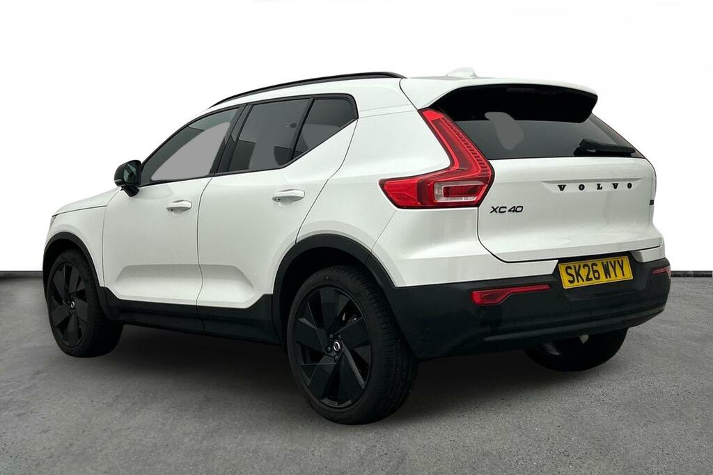 Volvo XC40 2.0 B3p Plus Black Edition SK26WYY White #3