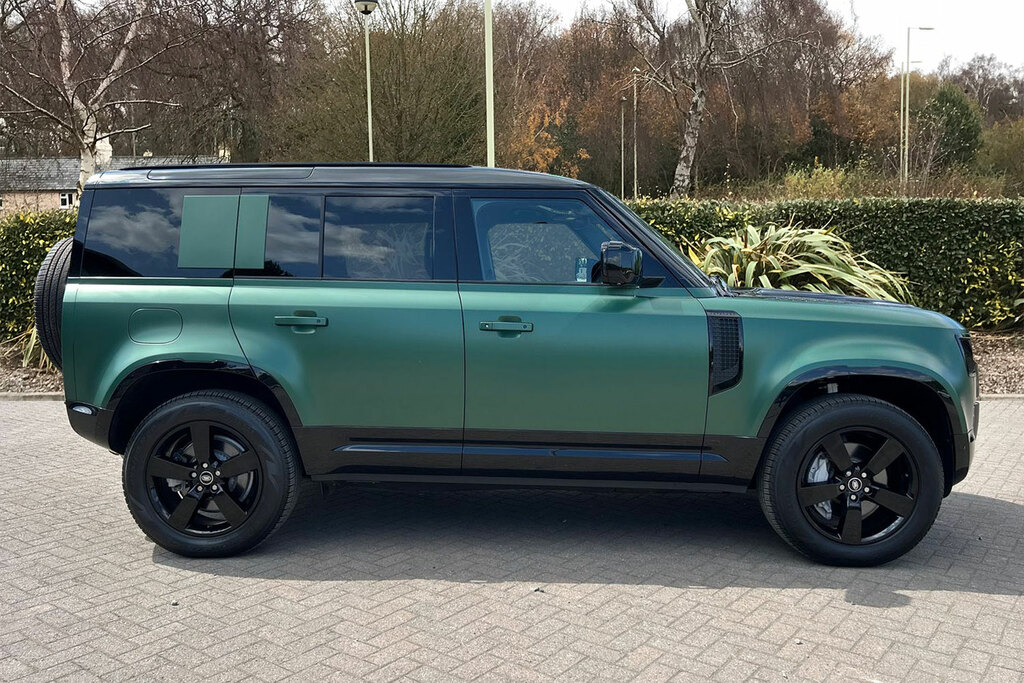 Land Rover Defender 110 P300e X-dynamic Hse Green #5