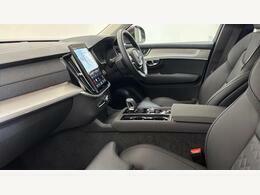 Volvo XC90 2.0 B5p Core Bright Awd Geartronic RA74KCJ Red #2