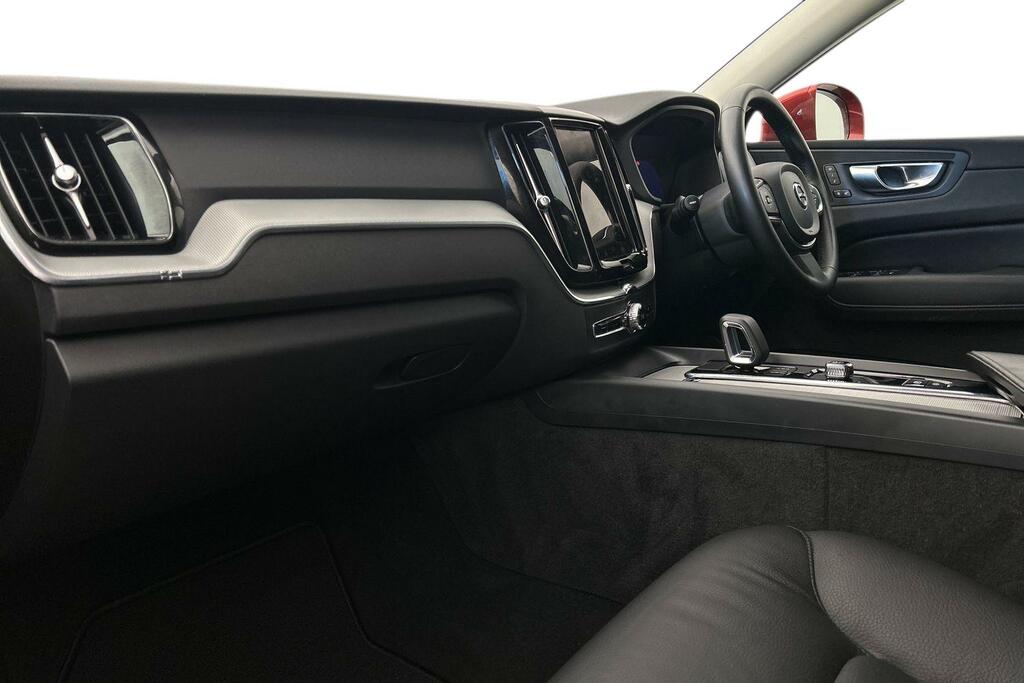 Volvo XC60 2.0 B5p Core Awd Geartronic SK73YWT Red #2