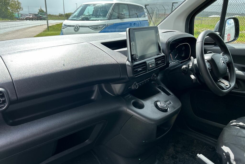 Citroen Berlingo 1.5 Bluehdi 1000Kg Enterprise Ed 130Ps Eat8 Ss CE73WKK Grey #2
