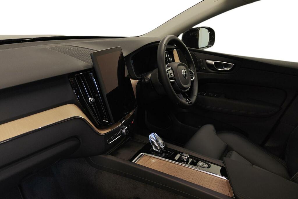 Volvo XC60 2.0 B5p Plus Dark Awd Geartronic OE75XGH Black #3