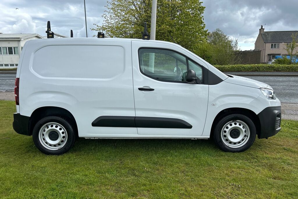 Citroen Berlingo 1.5 Bluehdi 1000Kg Enterprise Ed 100Ps 6 Speed Ss White #4
