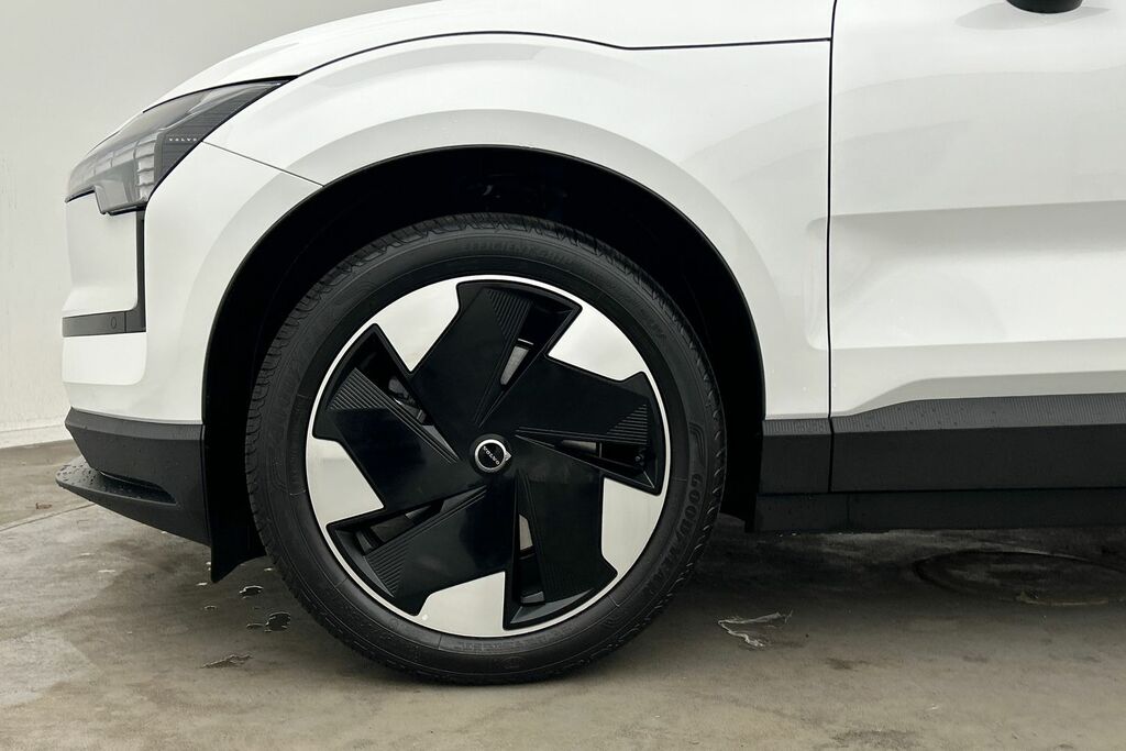 Volvo EX30 200Kw Sm Extended Range Plus 69Kwh SL26MVP White #5