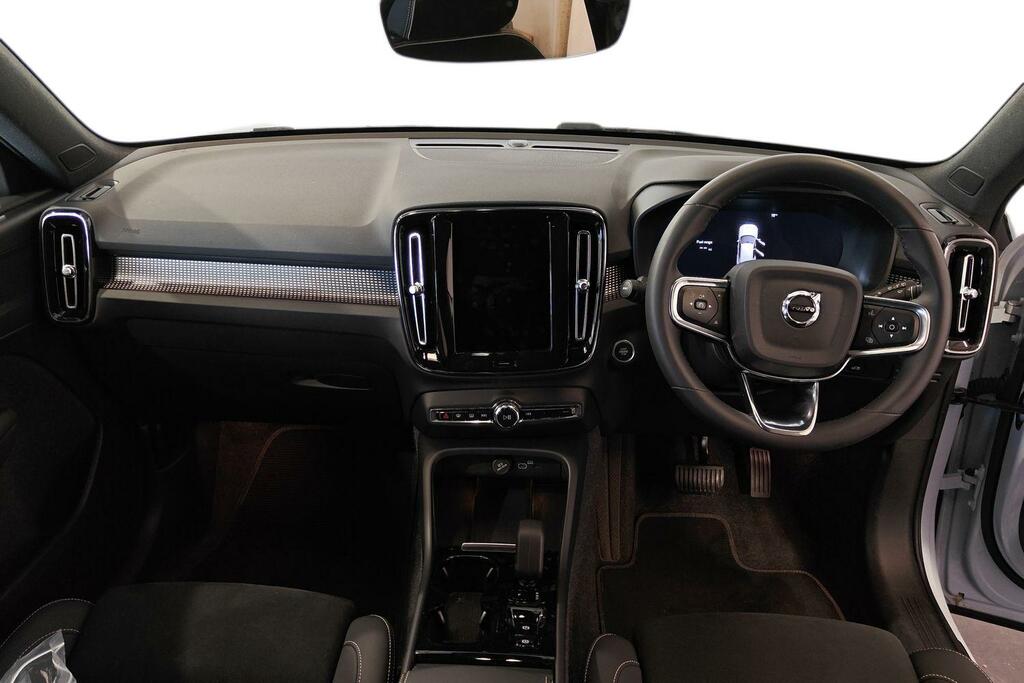 Volvo XC40 2.0 B3p Plus Dark MA74KWN Blue #6