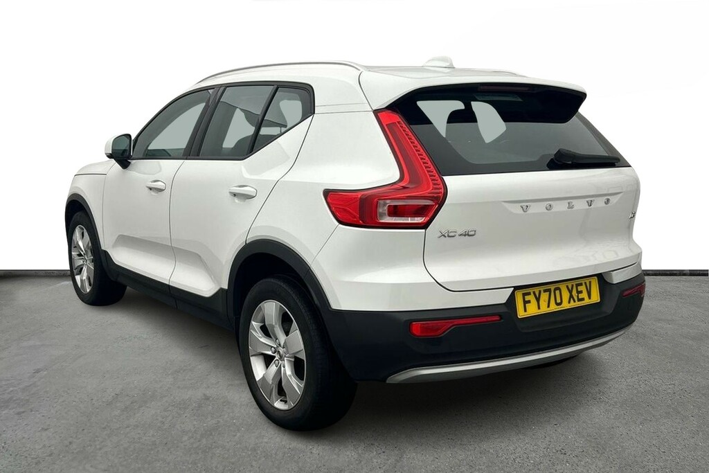 Volvo XC40 Momentum, White #3