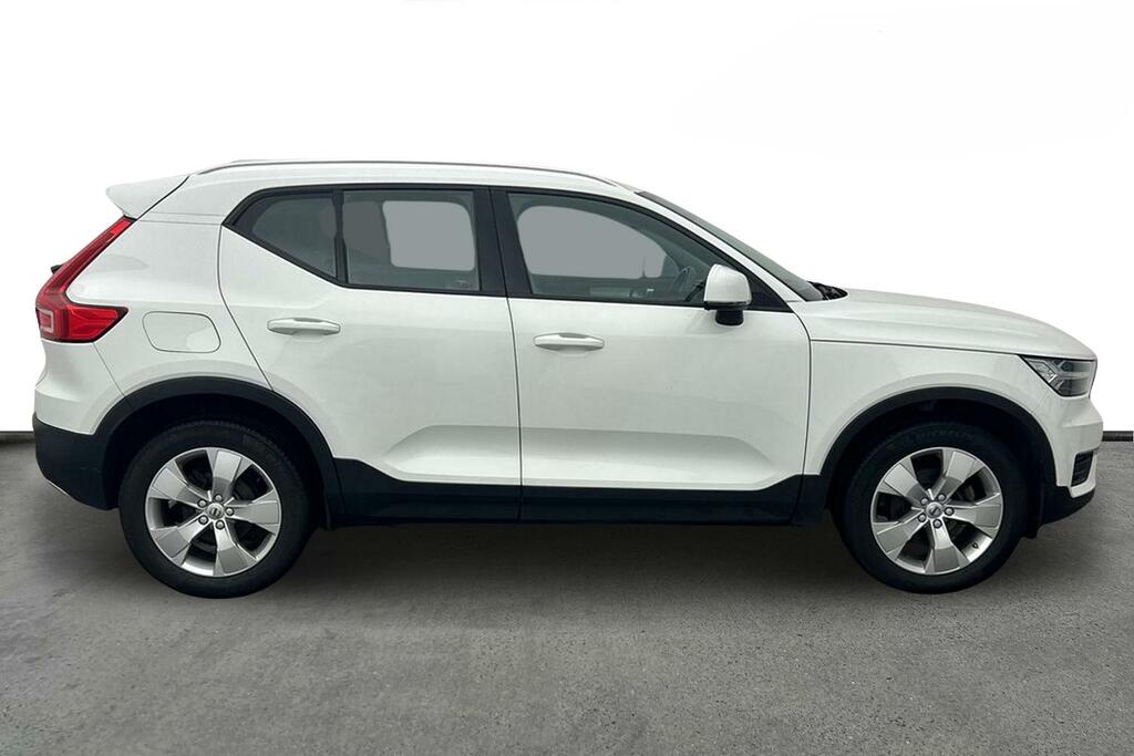 Volvo XC40 Momentum, White #4